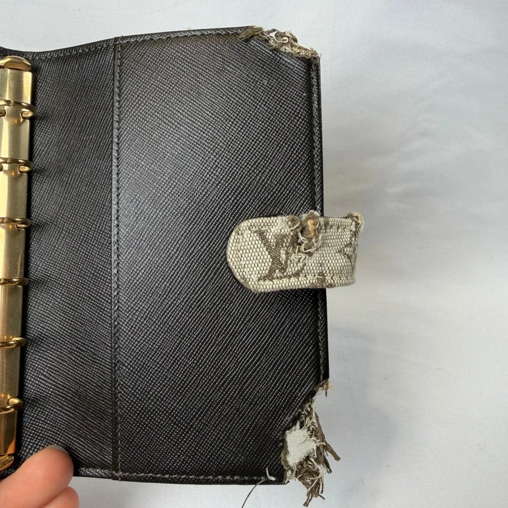 Louis Vuitton excellent pre